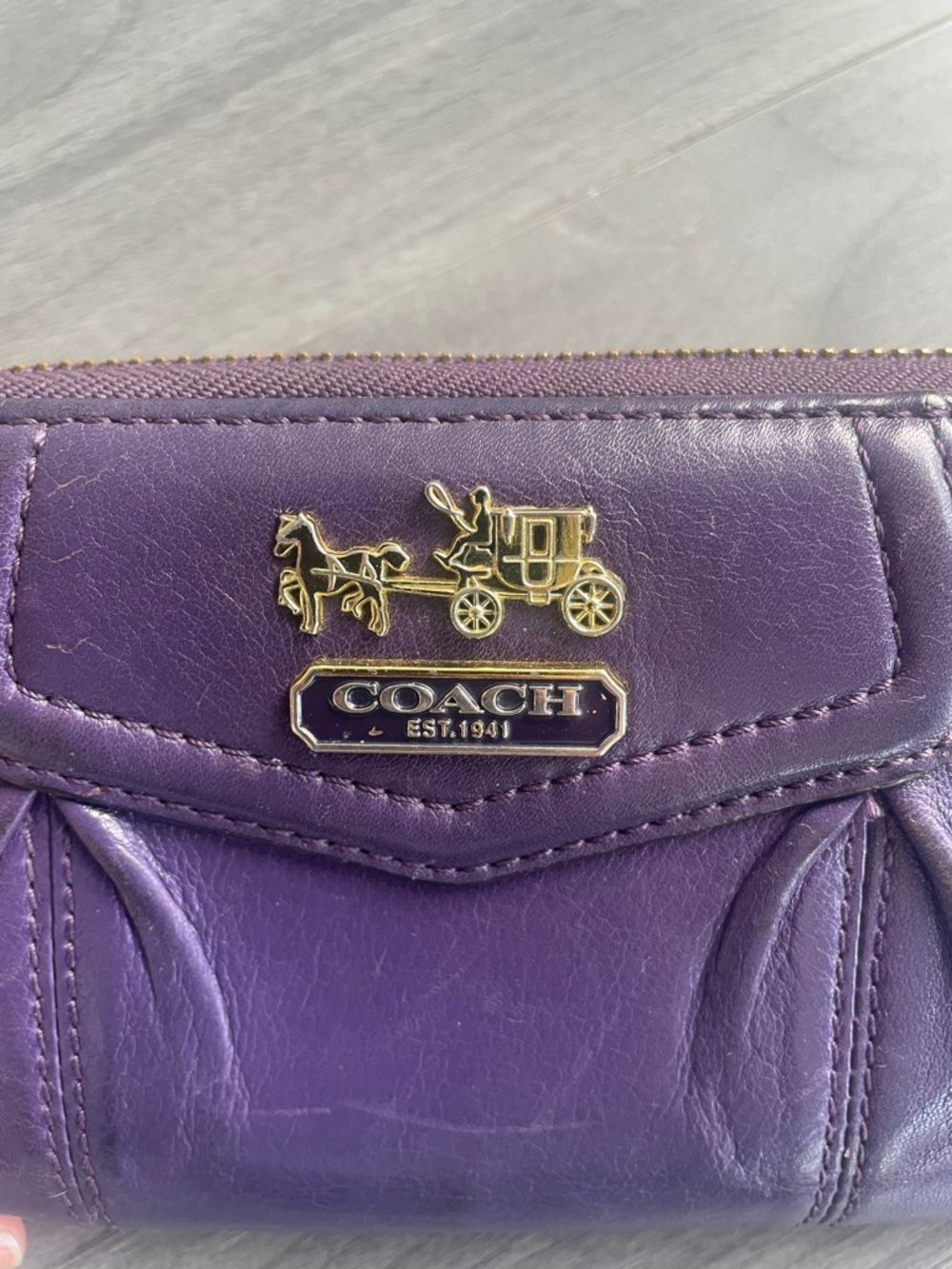 Coach Purple Leather Zip Wallet with Gold Coach Emblem Vintage - Picture 3 of 7